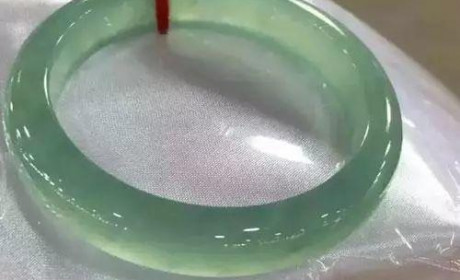 我们年轻人需要什么样的翡翠珠宝？
