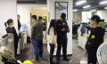 深圳警察又跨境抓人啦！抓获的骗子排成长队一眼忘不到头