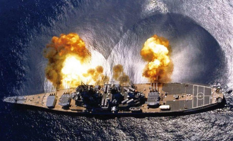 《战舰》现代化改装的“密苏里”号穿越二战，能否单挑日本联合舰队？