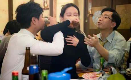 刘强东为悉尼派对性侵案背锅：中国式饭局，为何频频爆出性丑闻？