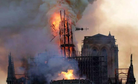 见证法国大革命的开始与失败：巴黎圣母院的风风雨雨