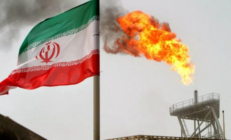 伊朗千万不能给美国跪，因为那样死的太慢